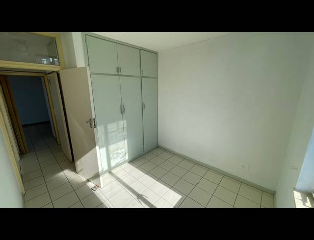 2.5 BEDROOM APARTMENT FOR SALE IN ESSENWOOD